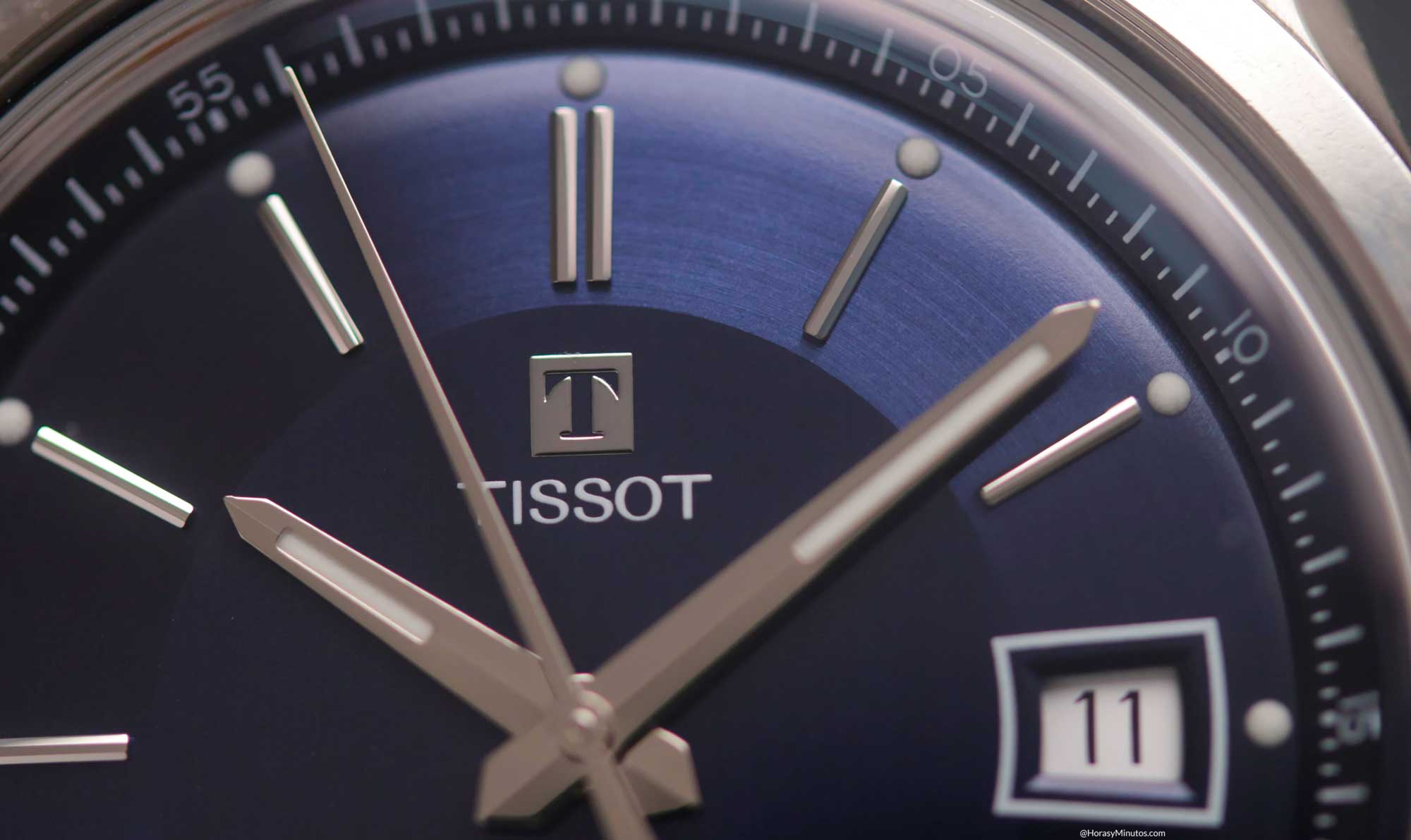 Esfera azul del Tissot Visodate 2026