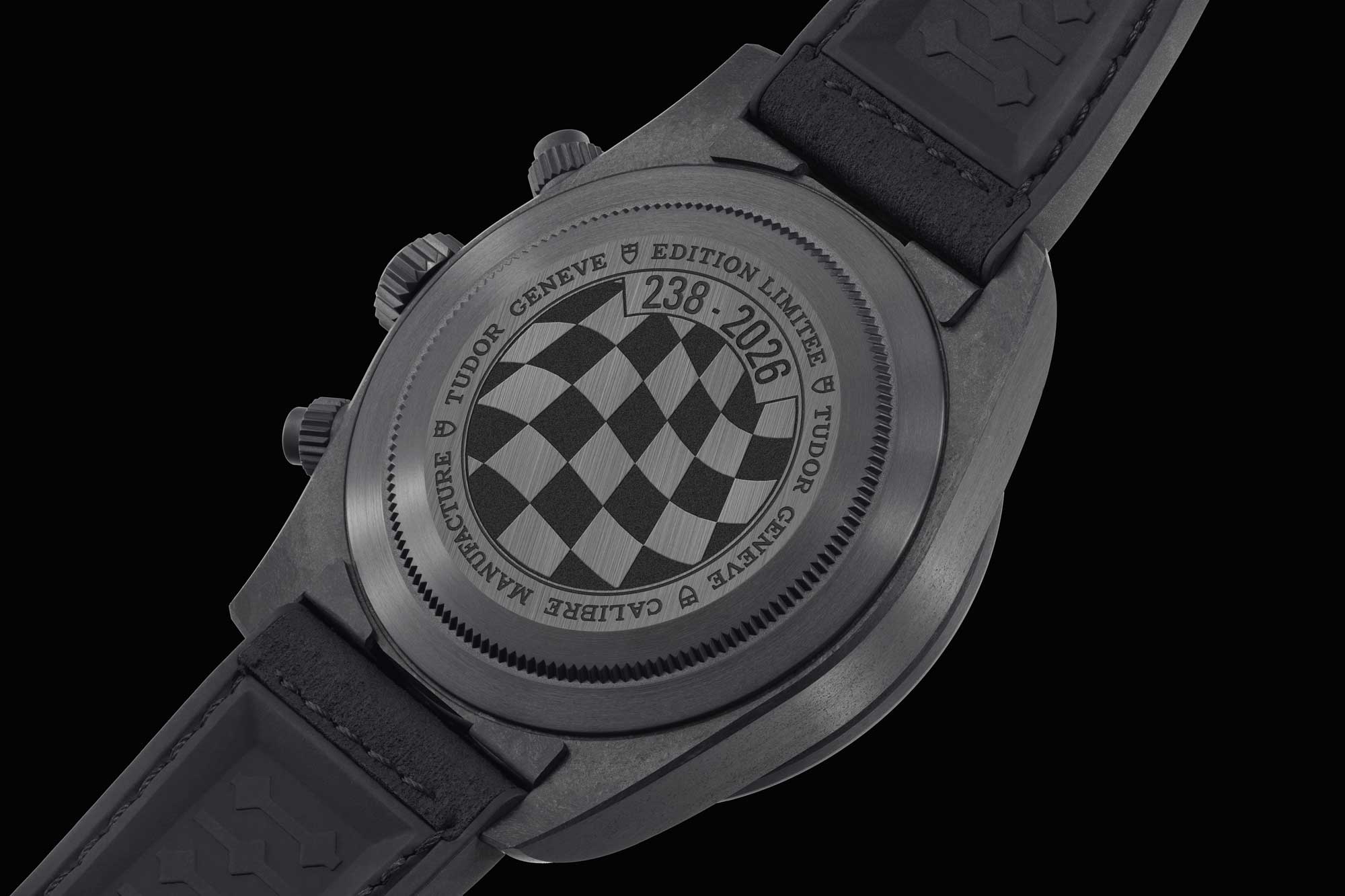 Tapa trasera del Tudor Black Bay Chrono Carbon 26
