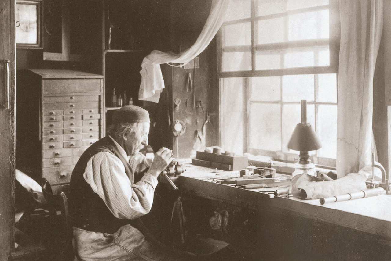 Un artesano de Audemars Piguet