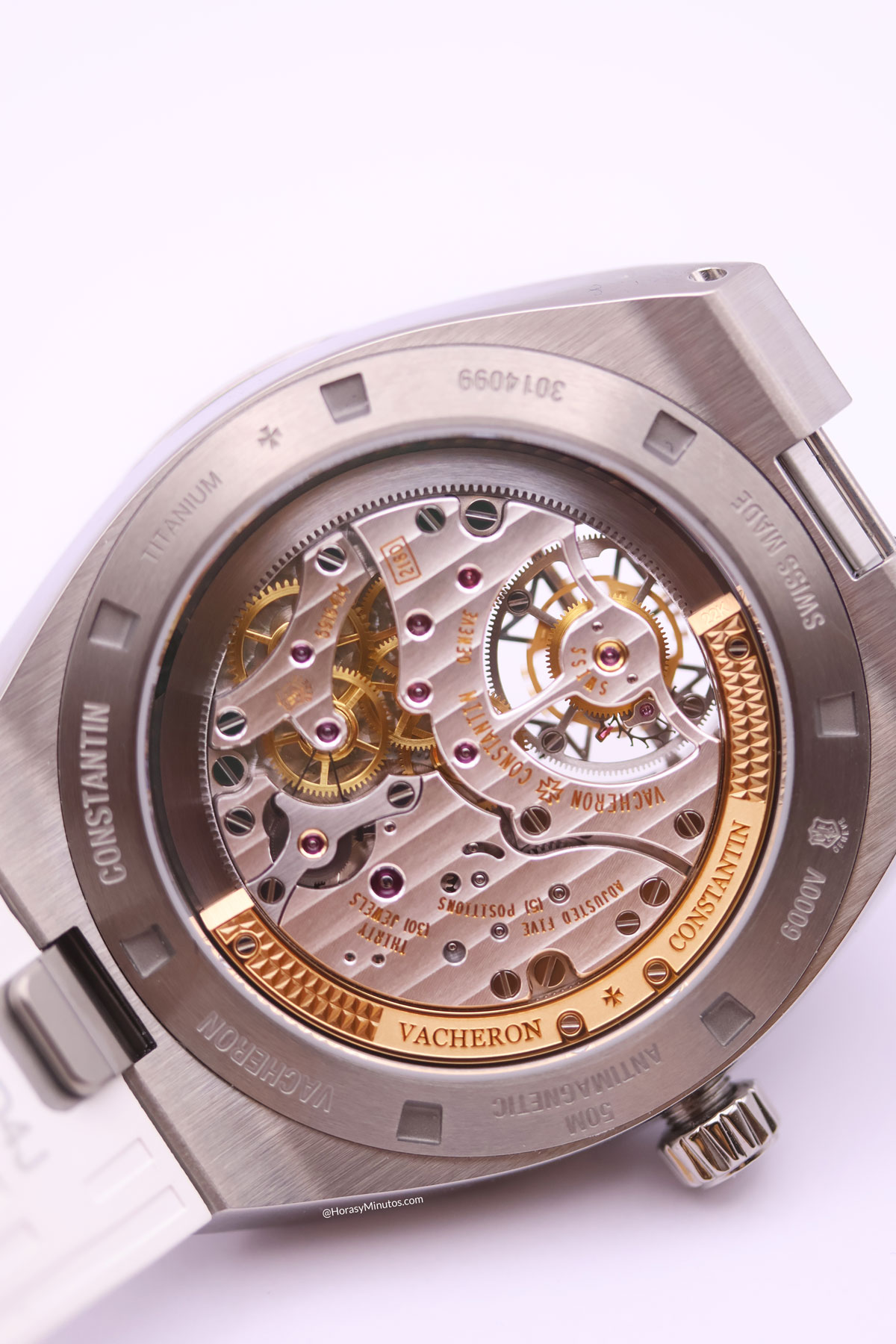 Calibre 2160 del Vacheron Onstantin Overseas Tourbillon Deep Red