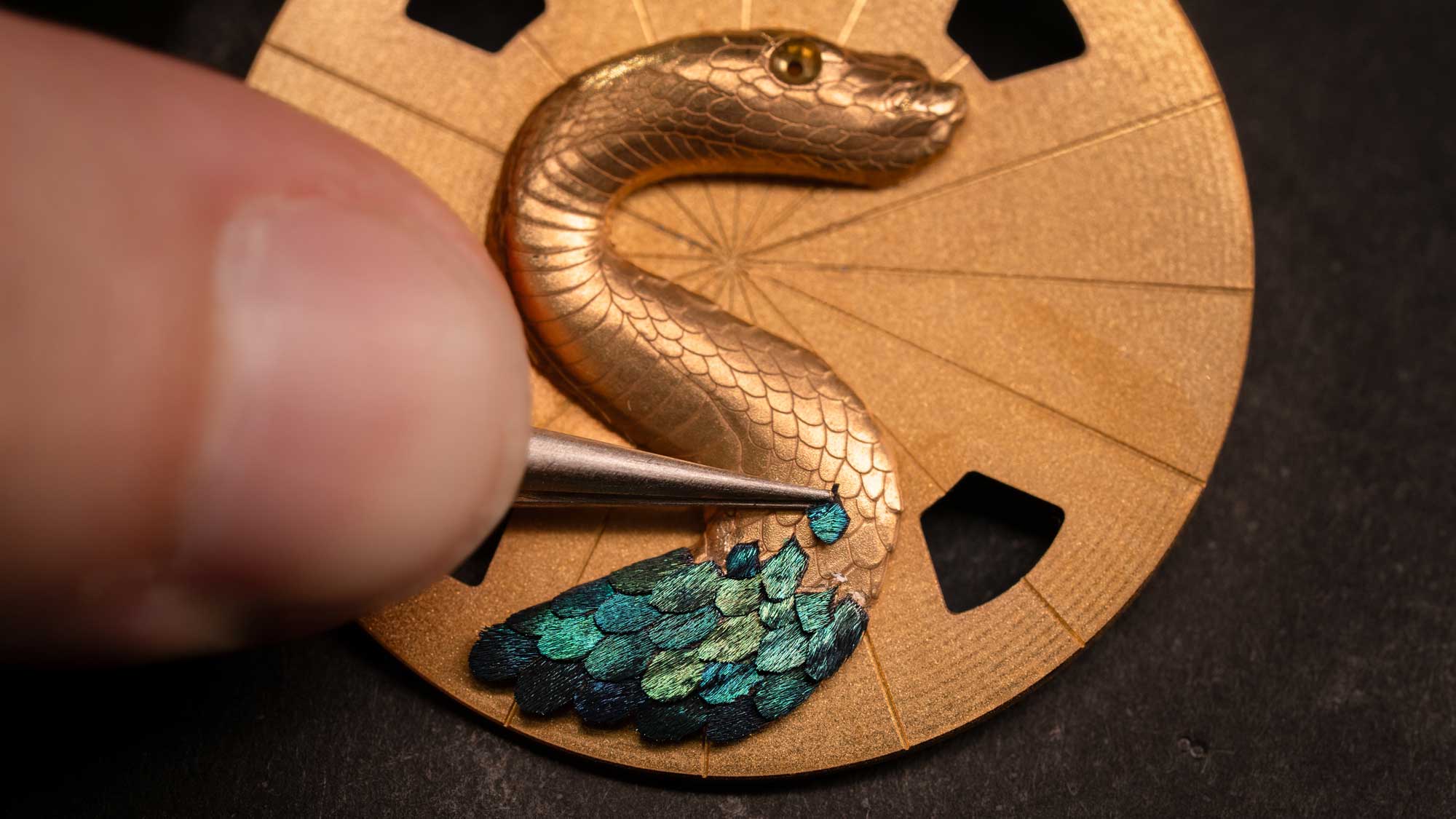Detalle del Vacheron Constantin Métiers d’Art Tribute to the Animal Kingdom Feathersnake
