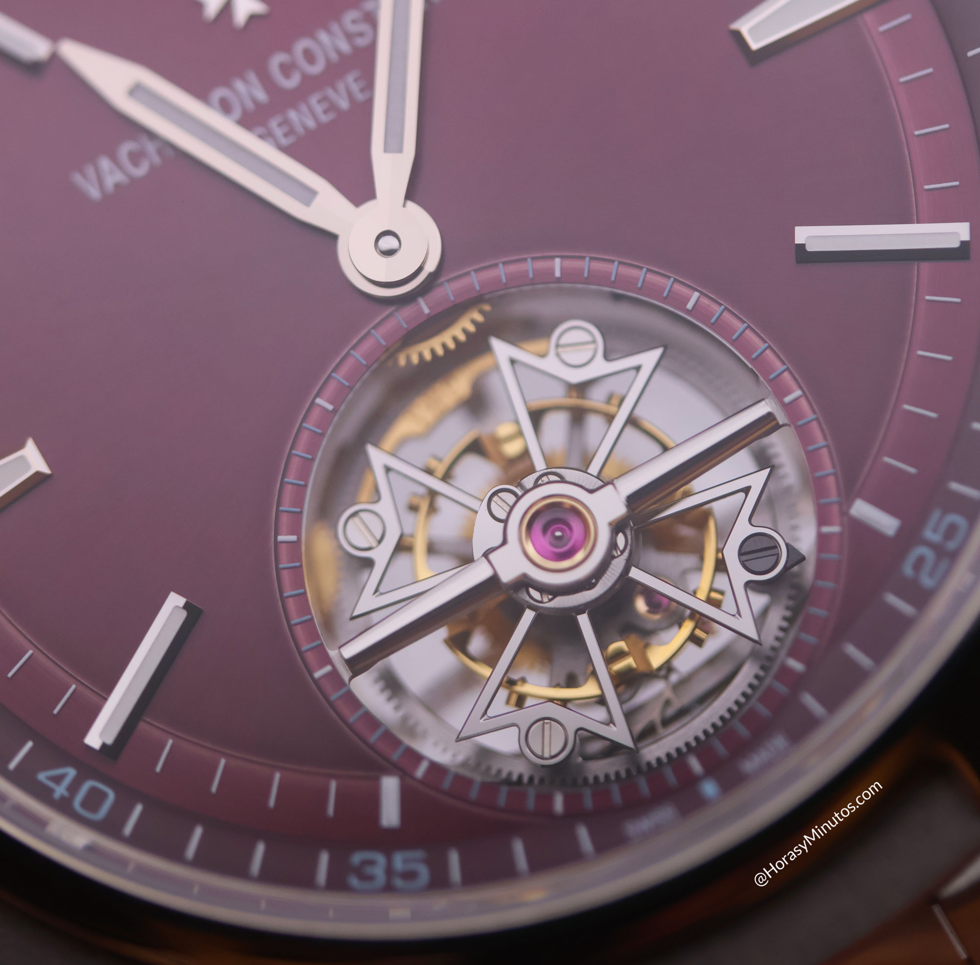 Tourbillon del Vacheron Onstantin Overseas Tourbillon Deep Red